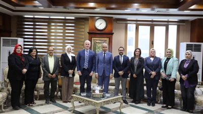 محافظ المنيا يلتقي وفد المشروع الكندي لدعم المرأة ويؤكد استمرار التعاون لتحقيق الاستدامة