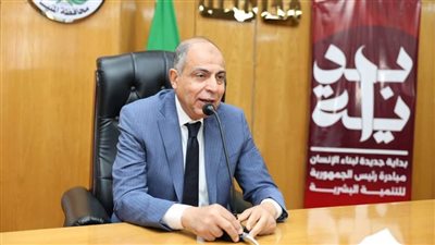 محافظ المنيا يناقش منظومة التوريد ويوجه بالتيسير على الموردين وصرف مستحقاتهم أولًا بأول