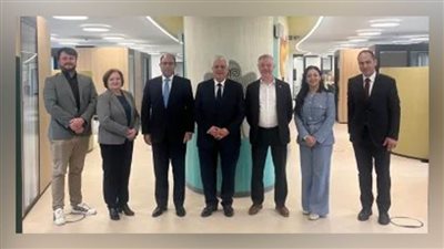 وزير التعليم العالي يبحث فرص التعاون مع جامعة 