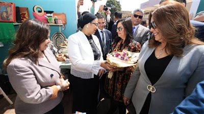 أمل عمار تشارك في افتتاح معرض ديارنا للحرف اليدوية والتراثية بالمتحف الزراعي 