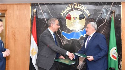 محافظ الفيوم يوقع بروتوكول تعاون لإعادة التوازن لبحيرة قارون