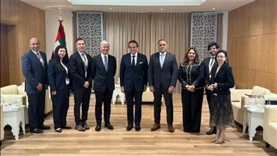 وزير الصحة يبحث التعاون مع ممثلي شركة في المجالات الطبية والبحثية