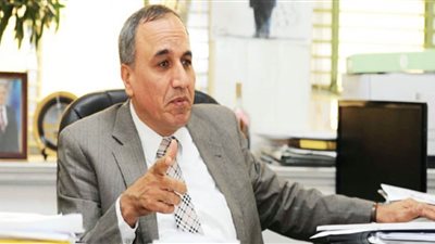 عبد المحسن سلامة يعلن تفاصيل مشروع الأرض الزراعية للصحفيين