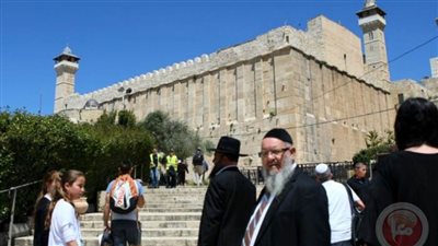 الاحتلال يسمح للمستوطنين باستباحة الحرم الإبراهيمي اليوم وغدا 