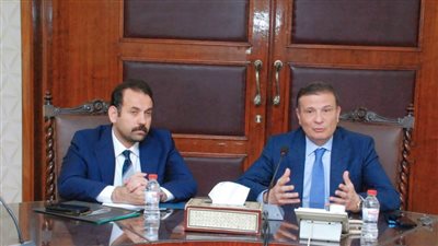 وزير الزراعة والمدير التنفيذي لجهاز مستقبل مصر يبحثان مع التعاونيات تشجيع المزارعين على توريد القمح للدولة