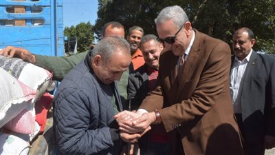  بالصور.. محافظ الغربية يتابع توريد “ذهب الحقول” بشونة دفرة