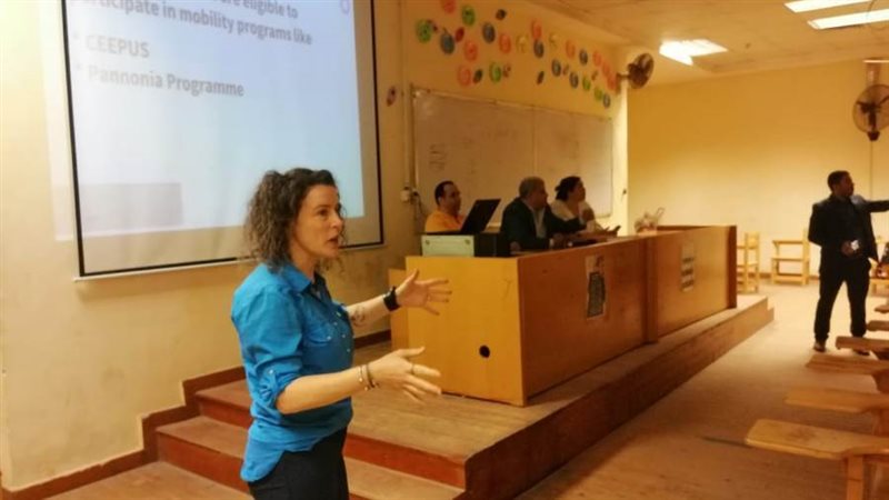 وفد من جامعة بانونيا