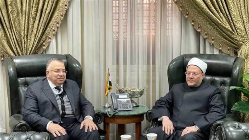 نقيب الأشراف يهنئ