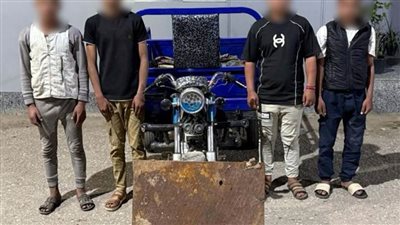  كشف ملابسات تداول مقطع فيديو بقيام 4 أشخاص بسرقة غطاء بالوعة صرف صحي بأسيوط