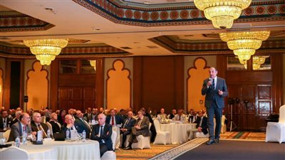 وزير قطاع الأعمال العام يعقد لقاء موسعًا مع رؤساء الشركات التابعة حول استراتيجية العمل نحو تحقيق الاستدامة