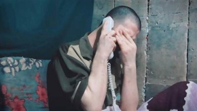 أسير لدى القسام يناشد شقيقه 