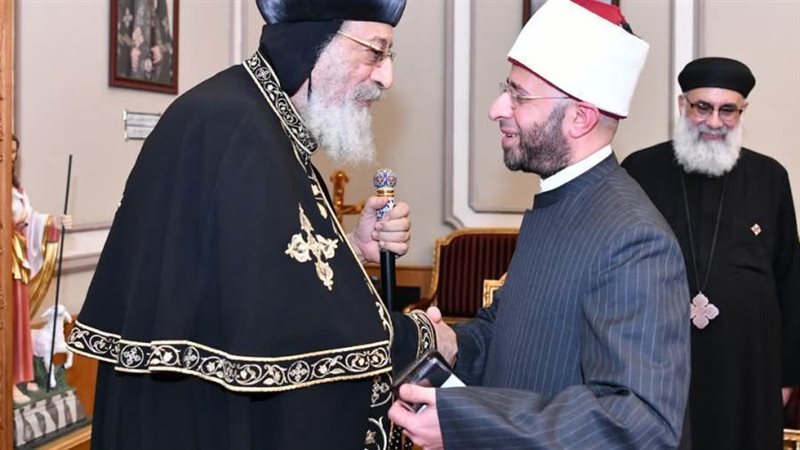 وزير الأوقاف وقداسة