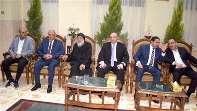 محافظ بني سويف يزور الكنائس والأديرة لتهنئة الطوائف المسيحية بعيد القيامة المجيد