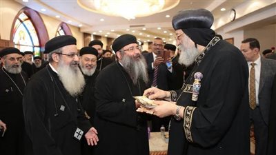 البابا تواضروس يستقبل الآباء الأساقفة والكهنة للتهنئة بعيد القيامة المجيد 