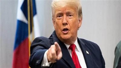 هجوم ترامب على رئيس الاحتياطي الفيدرالي يهبط بمؤشرات وول ستريت