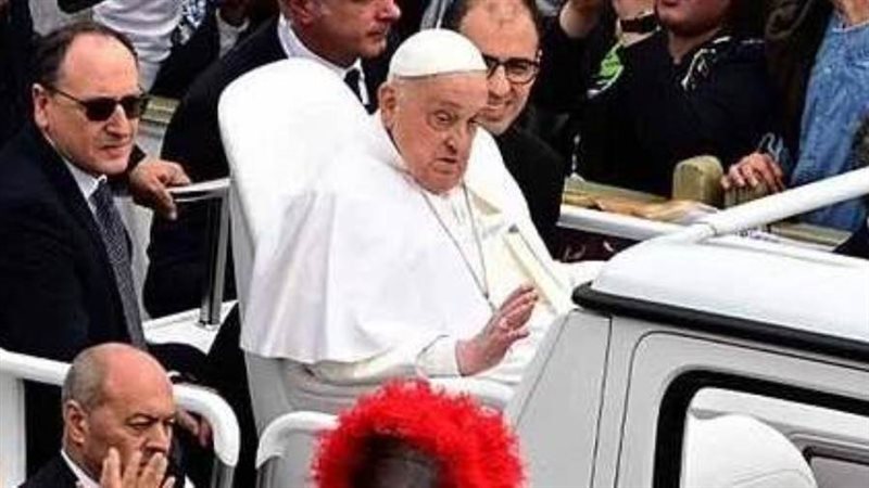 بابا الفاتيكان المتنيح