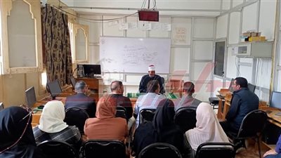 رئيس المنطقة الأزهرية بكفر الشيخ يلتقي بأعضاء الدعم الفني للجودة