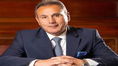 رئيس البنك الأهلي يطمئن أهالي الصف وأطفيح نجدد فرع البنك وسنوفر البدائل بسيارات مجهزة