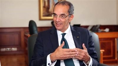 وزير الاتصالات يشارك في قمة 