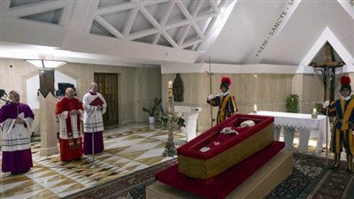 تنكيس الأعلام في فرنسا السبت القادم خلال تشييع جنازة البابا فرنسيس