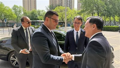 وزير الإسكان يلتقي نظيره الصيني في 