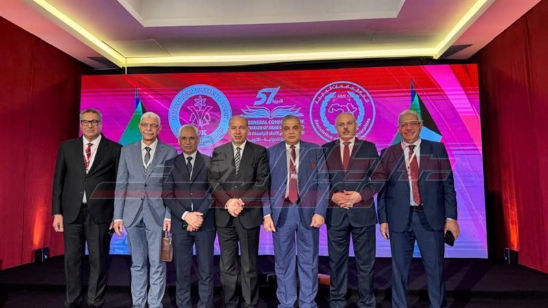 خلال المؤتمر