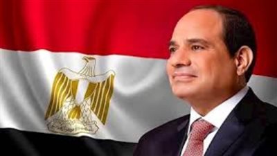 الرئيس السيسي يقوم بوضع إكليل من الزهور على النصب التذكاري لشهداء القوات المسلحة  