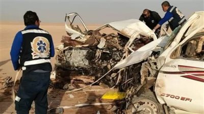 إصابة 15 شخصًا بتصادم سيارتين في أسوان