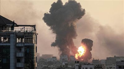 في مجزرة جديدة للاحتلال.. استشهاد 18 فلسطينيا في قصف إسرائيلي لمنزل شمال غزة