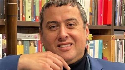 وزير الثقافة يهنئ الأديب محمد سمير ندا لفوزه بجائزة الرواية العربية «البوكر»