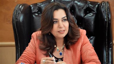 وزيرة التنمية المحلية تستعرض تقريراً حول جهود تحقيق التنمية بشمال وجنوب سيناء