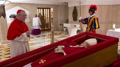 فون دير لاين تسعى للقاء ترامب على هامش جنازة البابا فرانسيس غدا