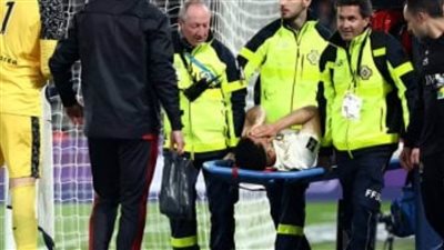 إصابة وبكاء ونقالة.. محمد عبد المنعم يفسد فرحة نيس بثلاثيته أمام باريس