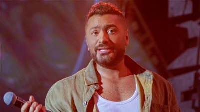 عاجل..حادث مفاجئ يوقف حفل تامر حسني.. وإصابات بين الحضور