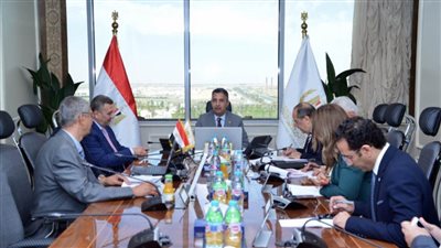 وزير التموين يجتمع مع رئيس شركة مصر للزيوت والصابون لمتابعة خطط دعم السوق وتوافر المنتجات الأساسية