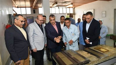  وزير الإنتاج الحربي يجري زيارة مفاجئة للمصانع ( م 270 و144 الحربي )  لمتابعة سير العملية الإنتاجية 
