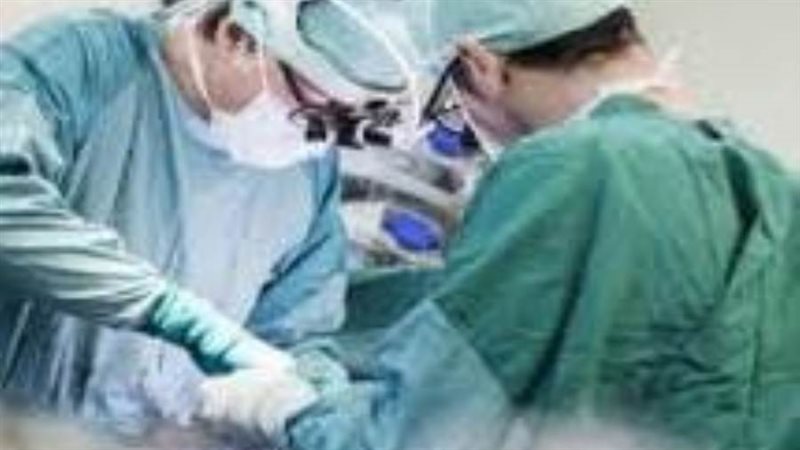 الفريق الطبي بمستشفى