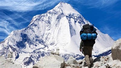 نيبال تعتزم قصر تصاريح تسلق جبل إيفرست على المتسلقين من ذوي الخبرة