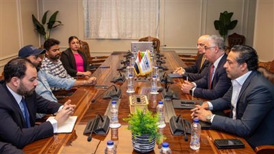 اقتصادية قناة السويس توقع عقد إنشاء مشروع 