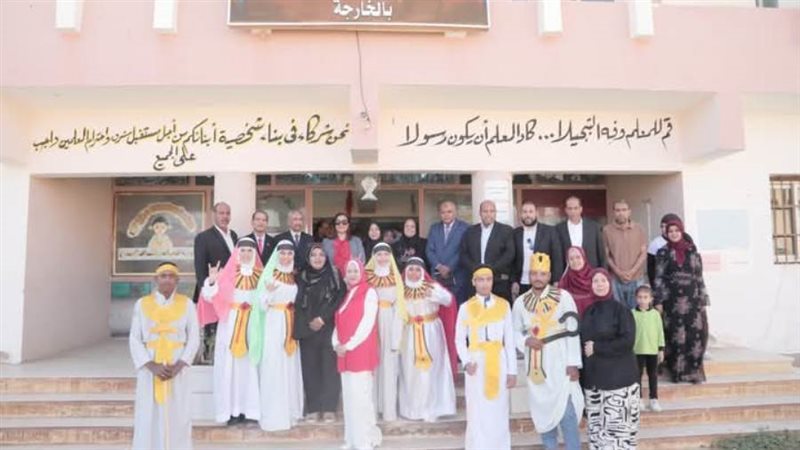 في حضور اللجنة الوزارية: