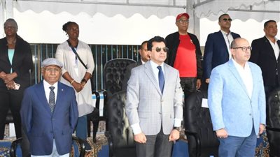 وزير الشباب والرياضة ورئيس اللجنة الأولمبية يفتتحان البطولة الإفريقية للسباحة للناشئين