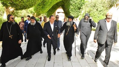 محافظ أسيوط يزور دير العذراء بالمحرق في القوصية.. ويؤكد اهتمام الرئيس بالسياحة