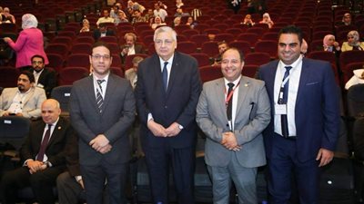 التعليم العالي تهدي النجمة الذهبية لمستشفيات سوهاج الجامعية تقديرًا لجهودها في دعم القطاع الطبي بالصعيد