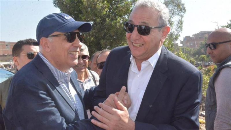 محافظ الغربية ووزير