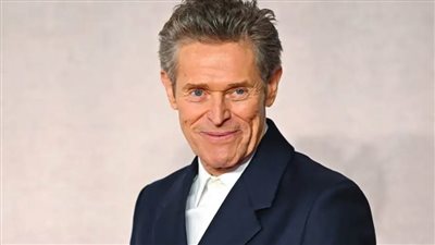 ويليم دافو يشارك في بطولة الكوميديا السوداء 