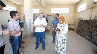 محافظ أسيوط يتفقد مستودع أسطوانات البوتاجاز بالجمعية التعاونية الزراعية بأبنوب