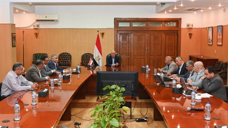 خلال الاجتماع