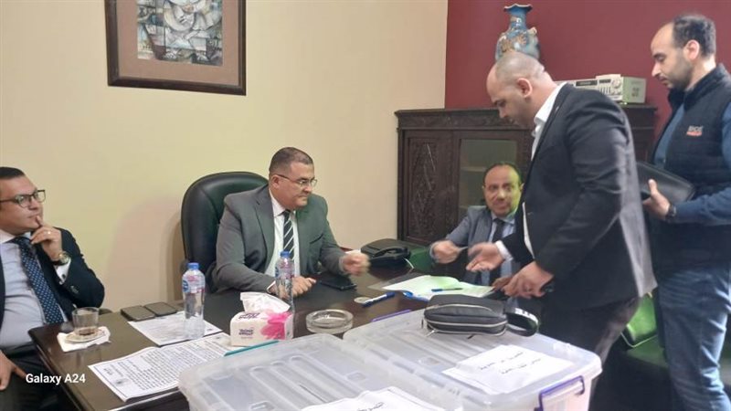 بدء توافد الصحفيين