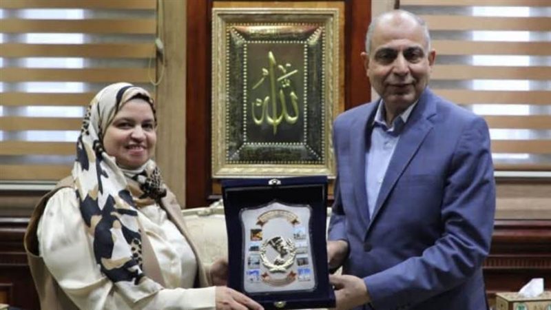 تكريم مديرة الإرشاد