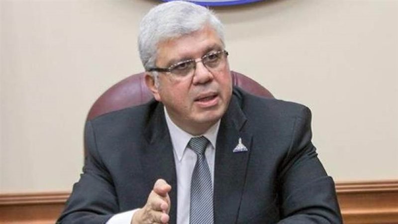 الدكتور أيمن عاشور